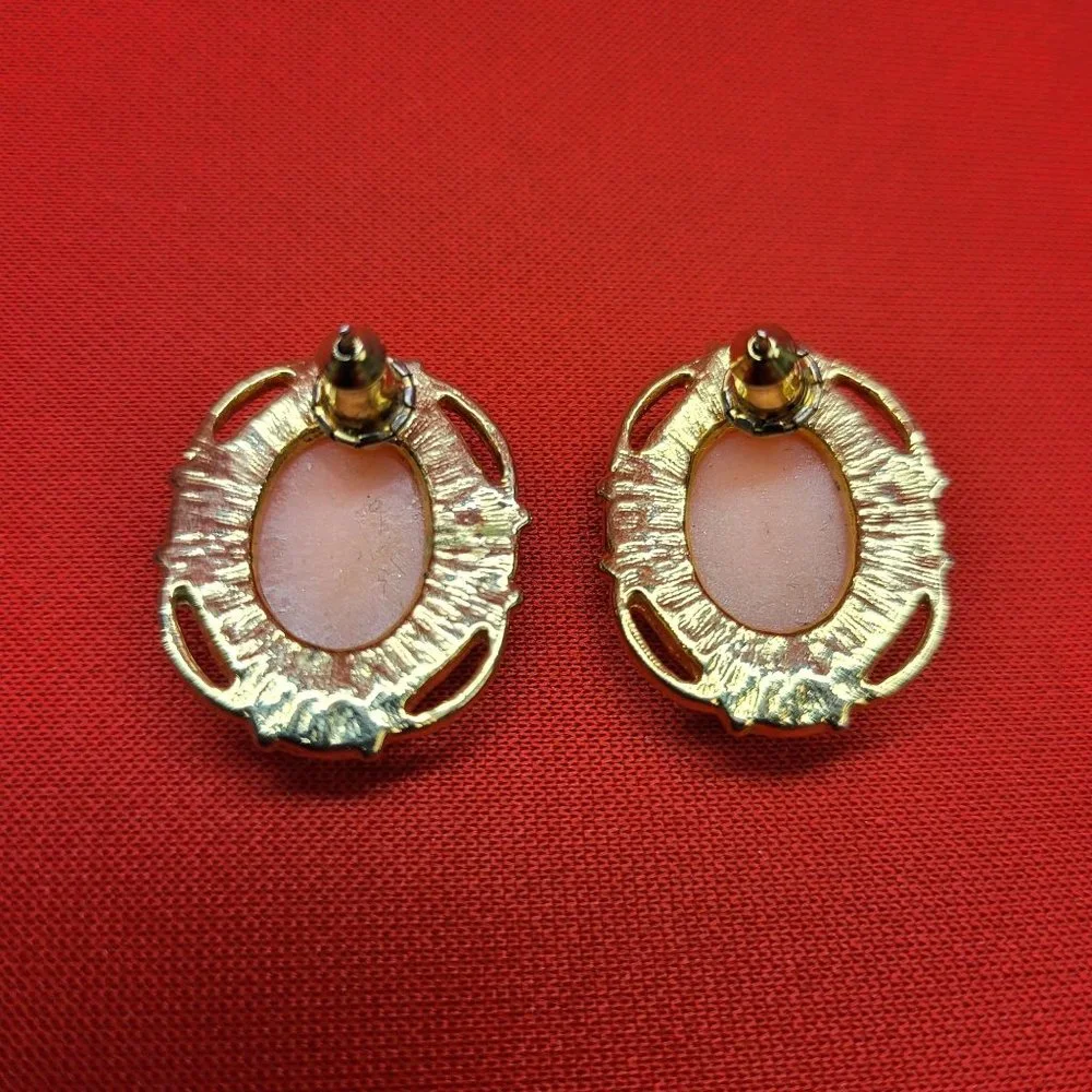Vintage Gold Tone Cameo Earrings - Picture 5 of 12